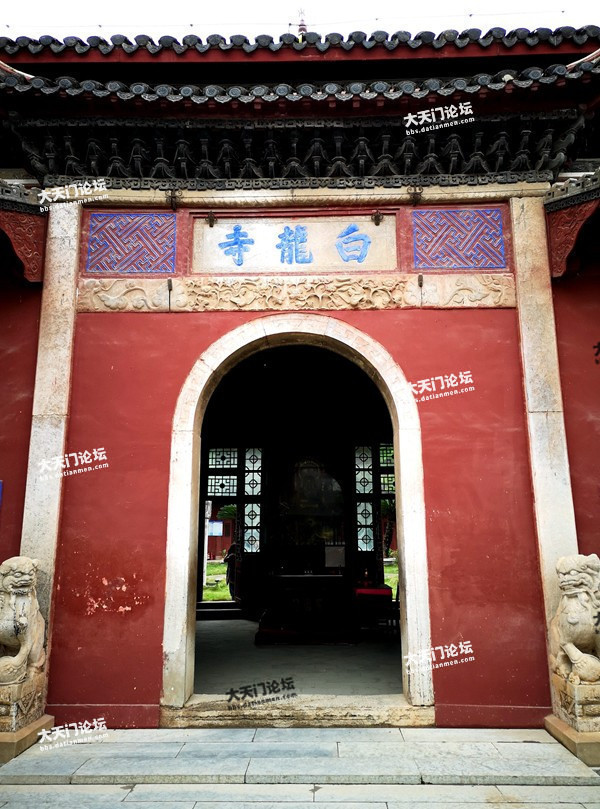 探访湖北现存最古老的寺庙白龙寺寺内卧有一条白龙奖励10元