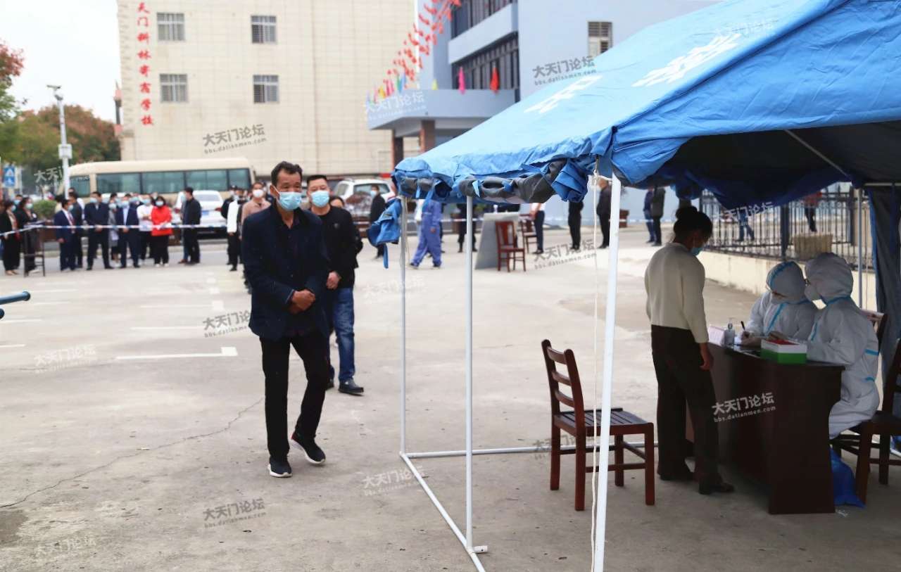 天门日报王帅摄