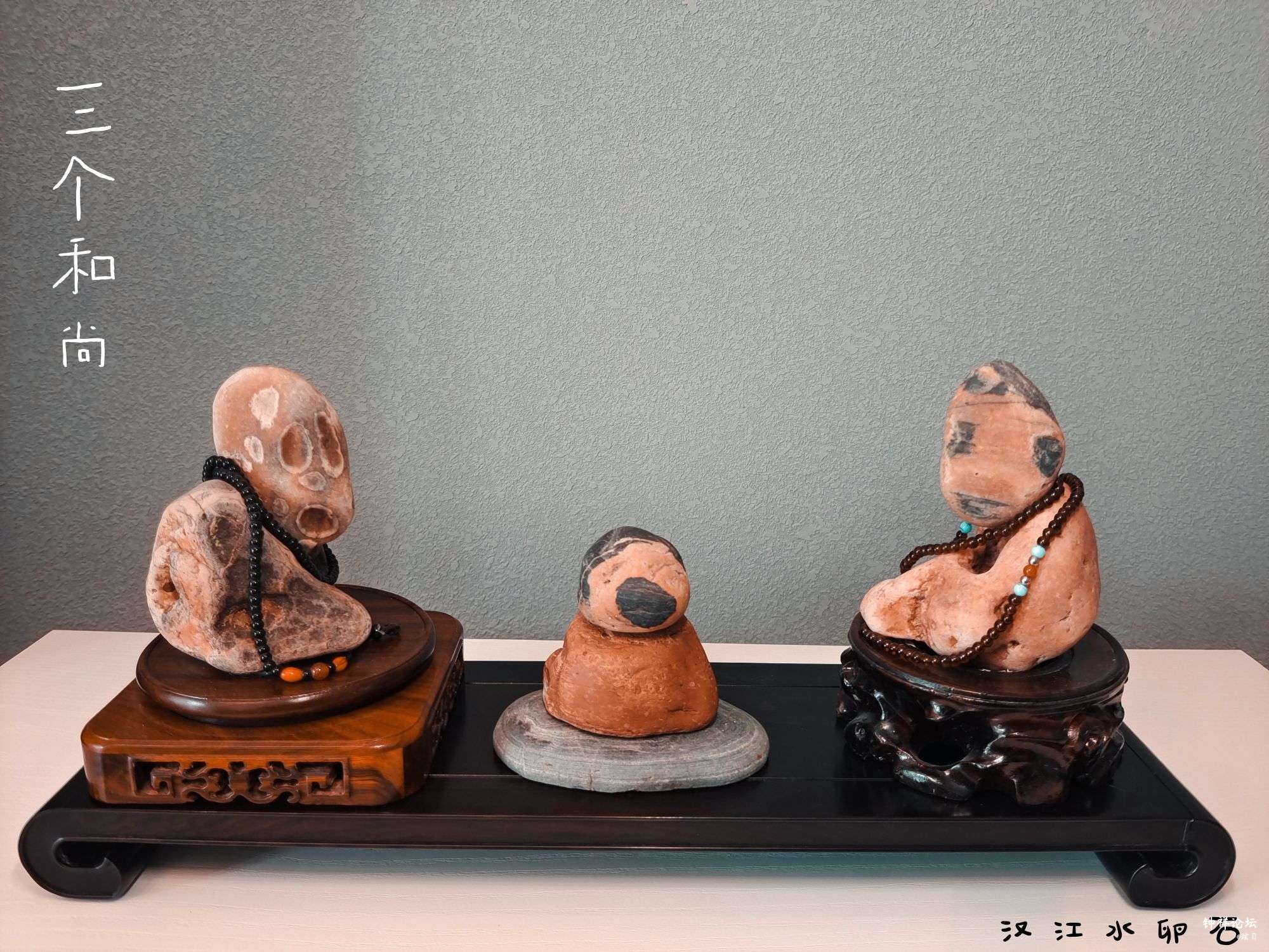 三个呆萌的小和尚，各自盘算着今该谁去挑水啊。