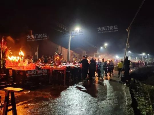 后堀村祭拜现场