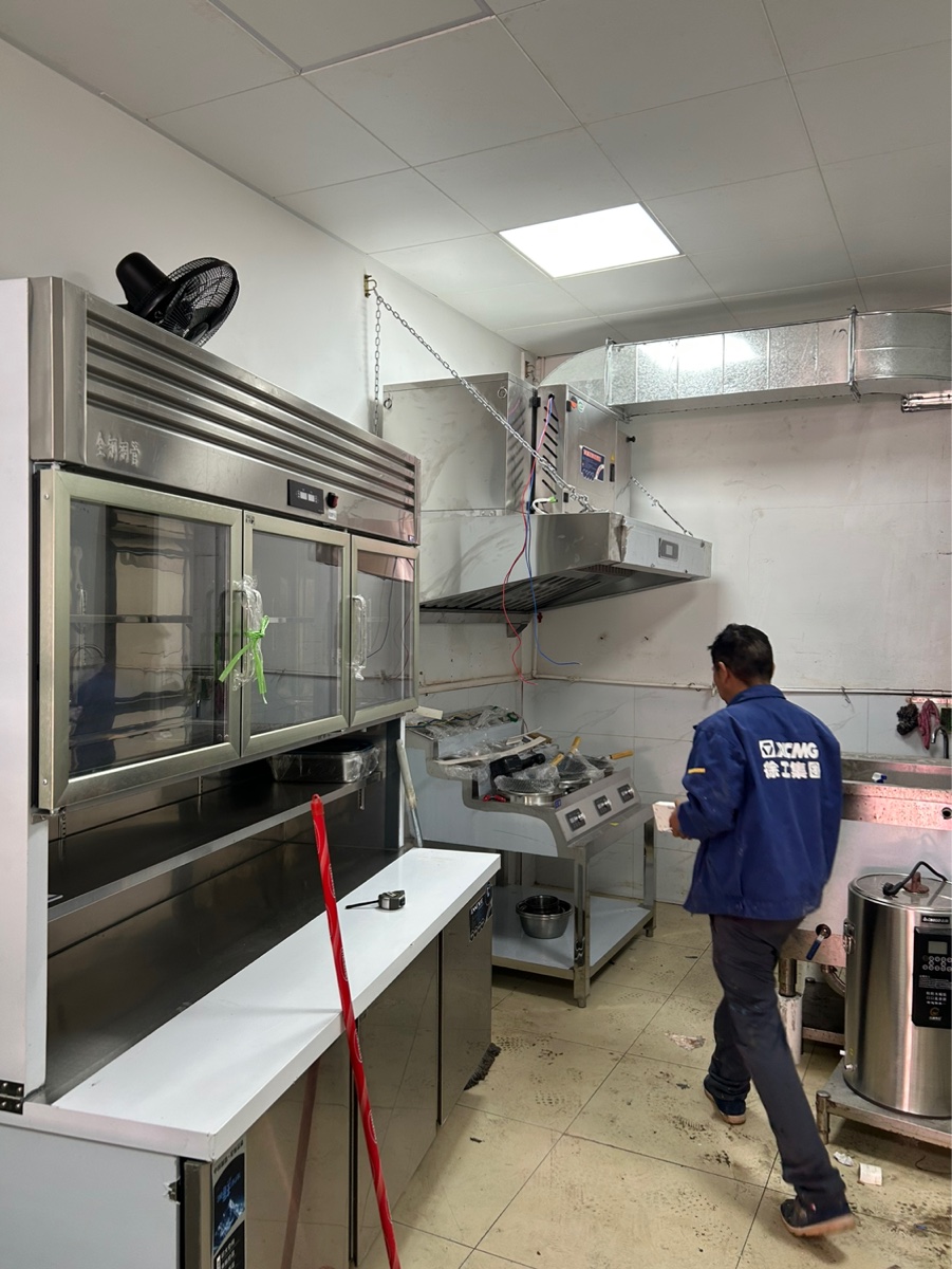 重新装修及安装设备