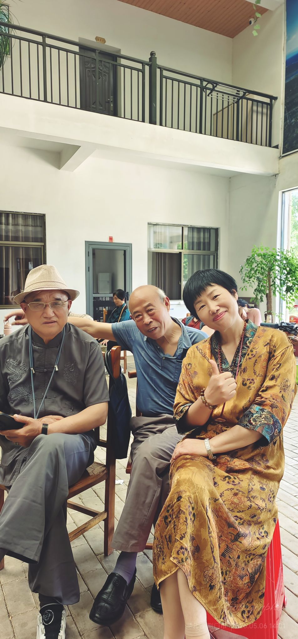老年大学书法班学友合影